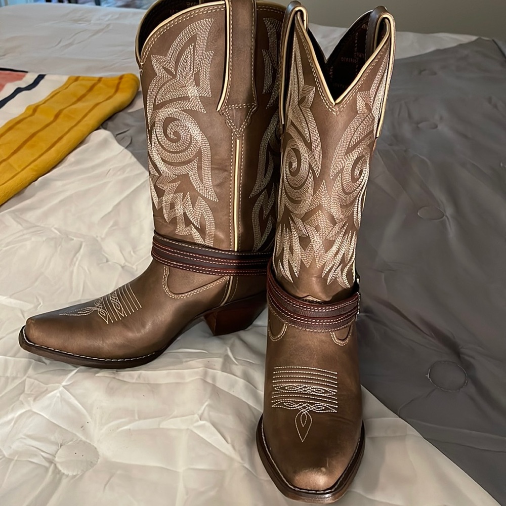 Durango boots size 7